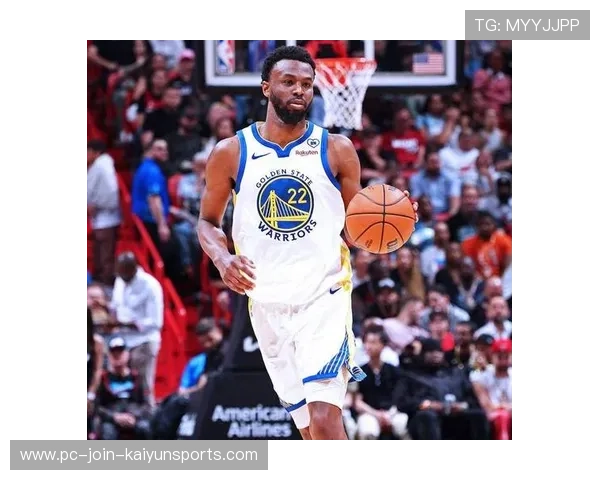 勇士汤普森关键三分连续命中锁定比赛